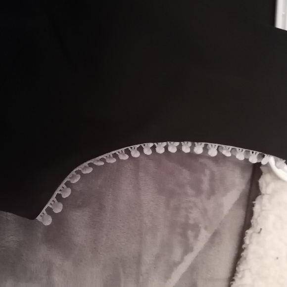 Bundle of 3 Suzy Shier dresses - Picture 14 of 14